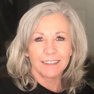 Meet your Posher, Denise